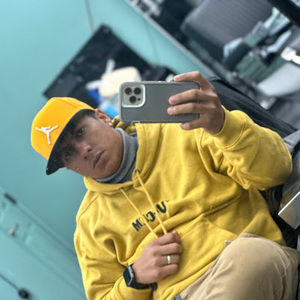 Meet your Posher, Juan esteban